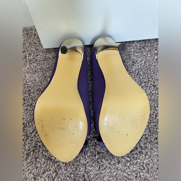 RSVP Purple and Gold platform pumps Size: 6.5 - Picture 4 of 5